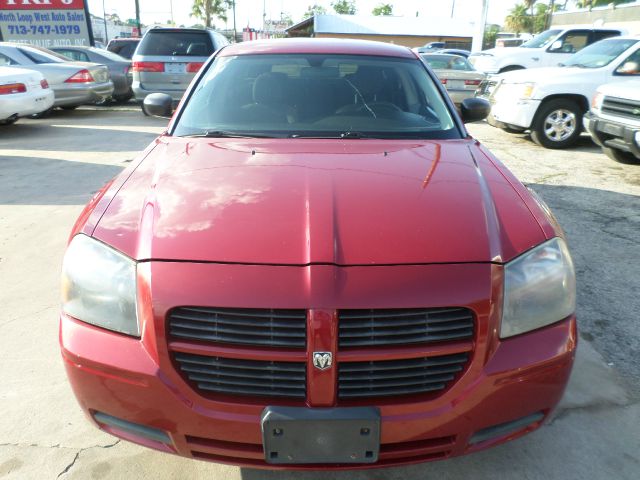 Dodge Magnum SE Wagon