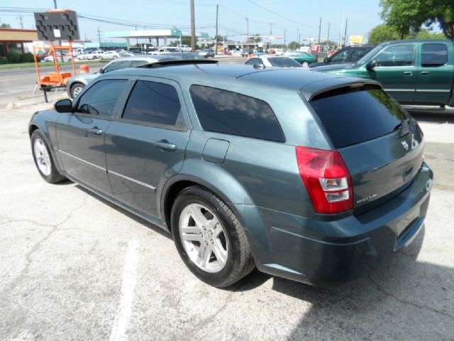 Dodge Magnum 2006 photo 2