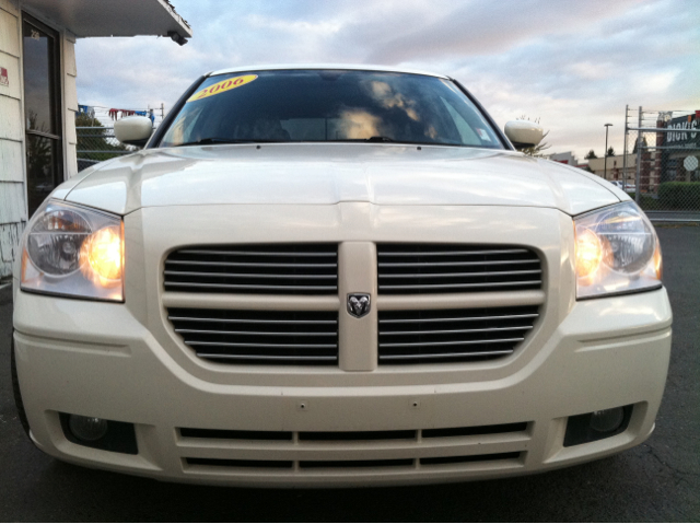 Dodge Magnum 2006 photo 2