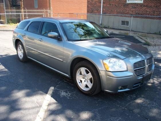 Dodge Magnum S Sedan