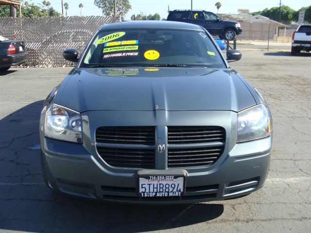 Dodge Magnum 2006 photo 2