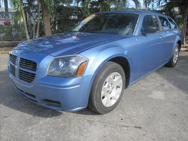 Dodge Magnum 1500 135 WB Base Wagon