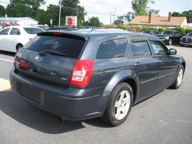 Dodge Magnum 2008 photo 2