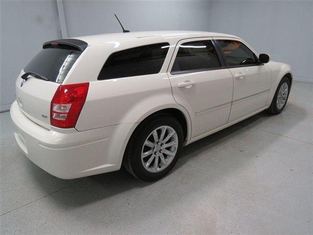 Dodge Magnum 2008 photo 2