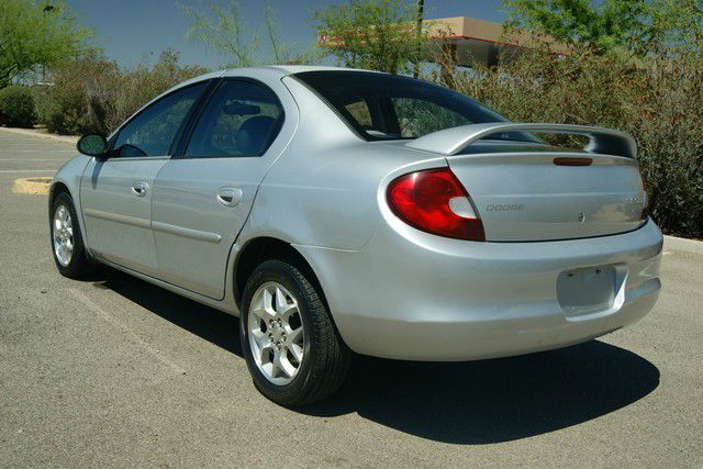 Dodge Neon 2002 photo 2