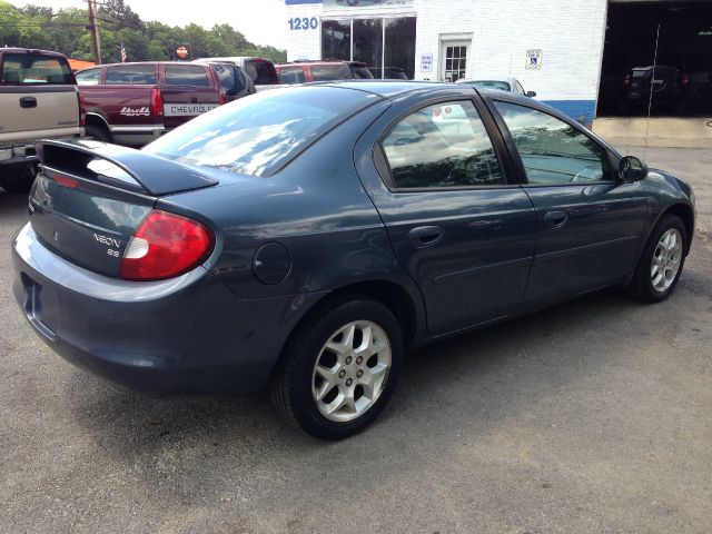 Dodge Neon 2002 photo 2