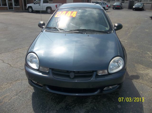 Dodge Neon 2002 photo 2