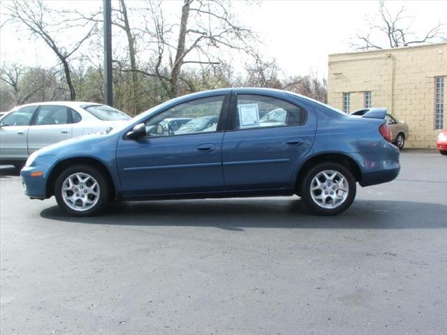 Dodge Neon 2002 photo 2