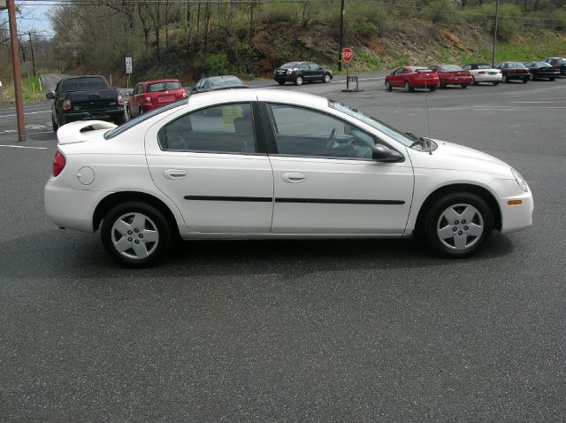 Dodge Neon 2003 photo 2