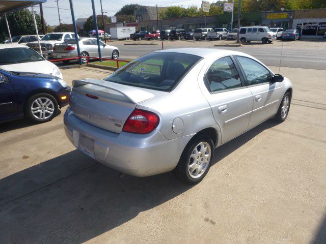 Dodge Neon 2003 photo 2