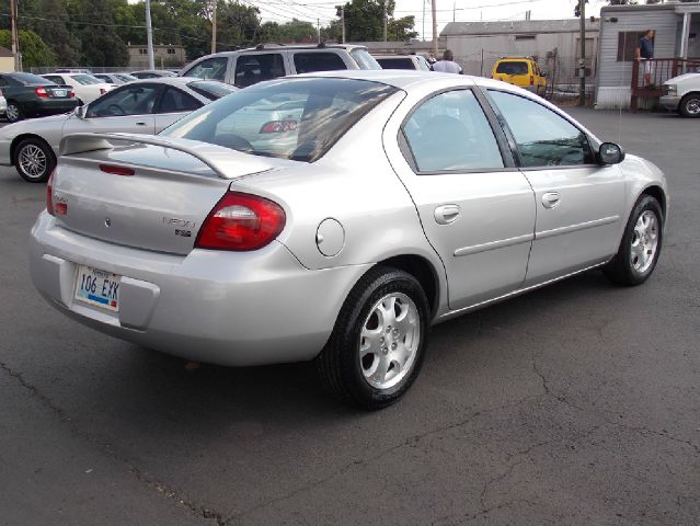 Dodge Neon 2003 photo 2