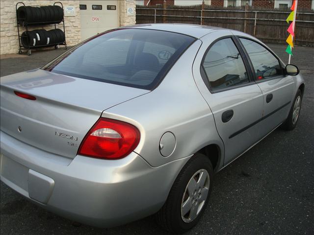 Dodge Neon 2003 photo 2