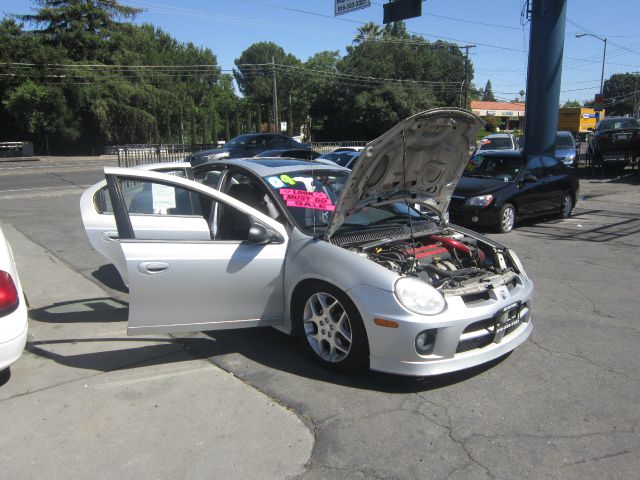 Dodge Neon 2004 photo 2