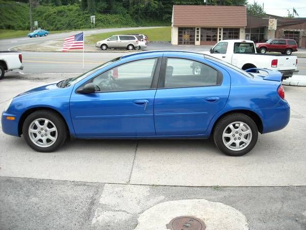 Dodge Neon 2004 photo 2