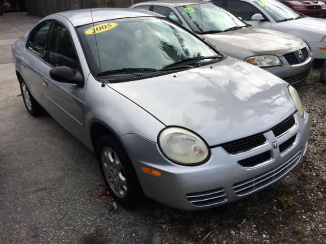 Dodge Neon 2005 photo 2