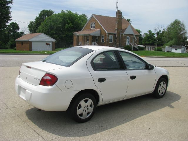 Dodge Neon 2005 photo 2