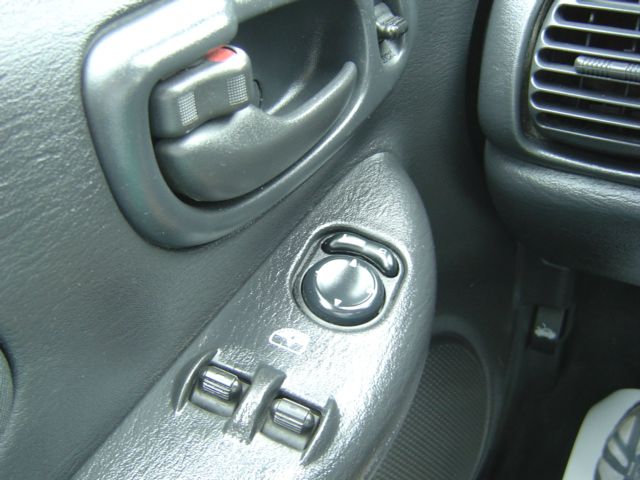 Dodge Neon 2005 photo 6