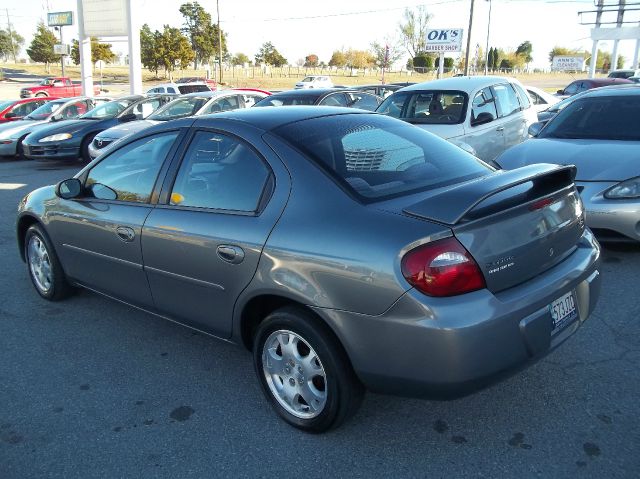 Dodge Neon 2005 photo 2