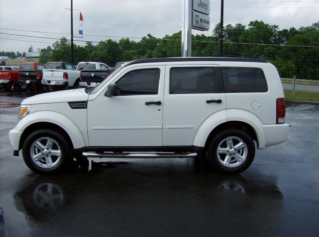 Dodge Nitro Wolfsburg Edition Sedan SUV