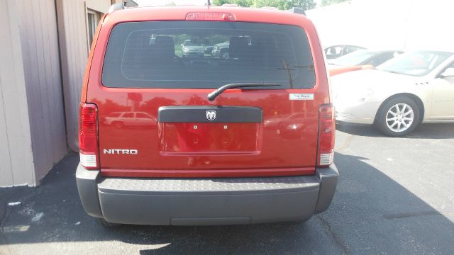 Dodge Nitro 2008 photo 2