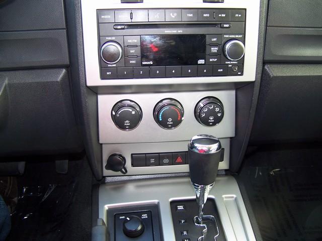 Dodge Nitro 2008 photo 2