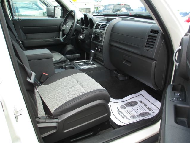 Dodge Nitro 2008 photo 2