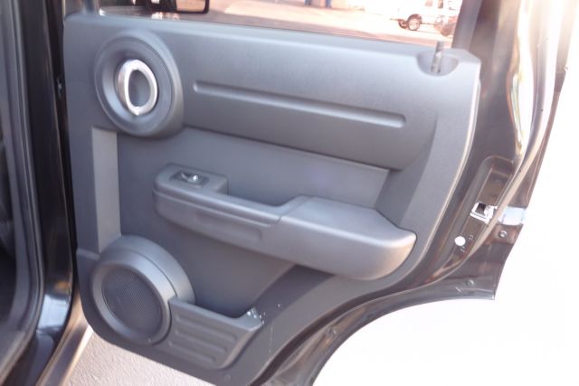 Dodge Nitro 2010 photo 10