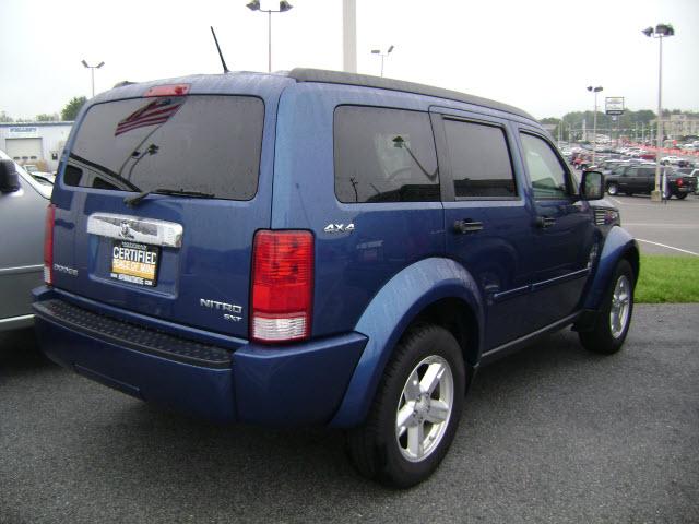 Dodge Nitro 2010 photo 2