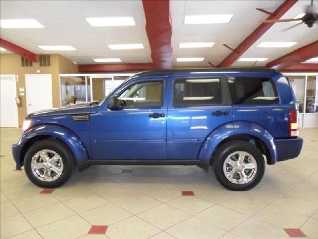 Dodge Nitro LE - 7 Passenger Sport Utility