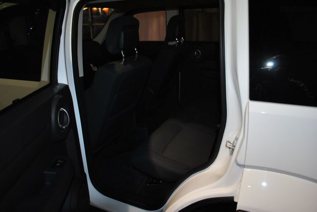 Dodge Nitro 2011 photo 11