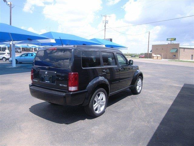 Dodge Nitro 2011 photo 1