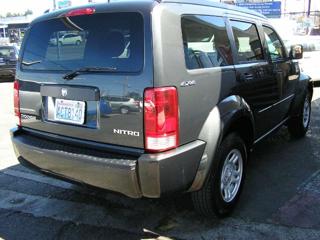 Dodge Nitro 2011 photo 2