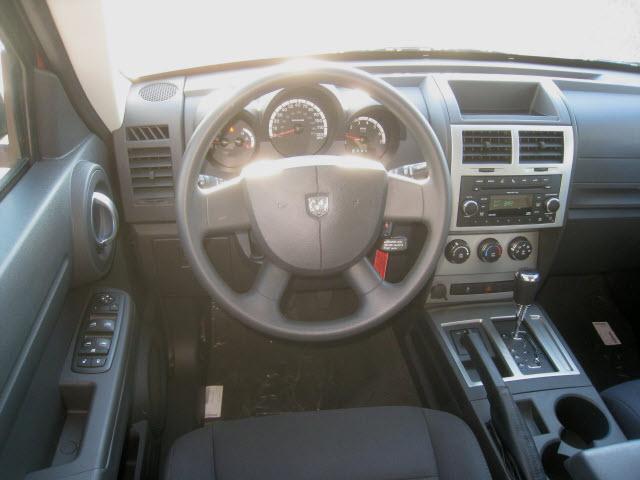 Dodge Nitro 2011 photo 1