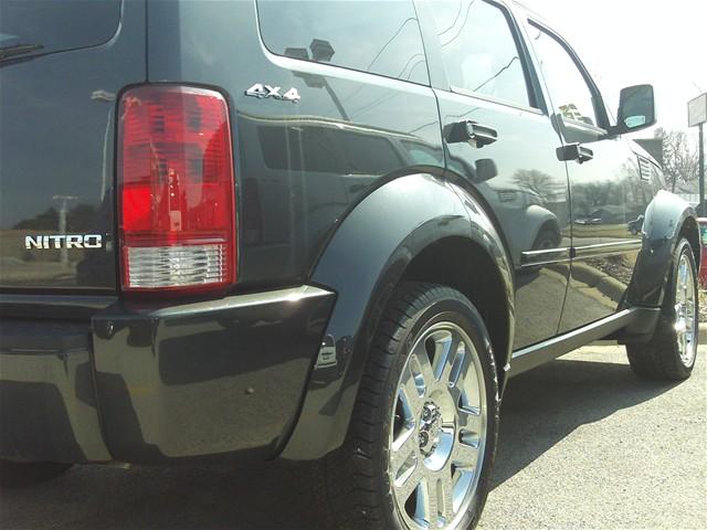 Dodge Nitro 2011 photo 1