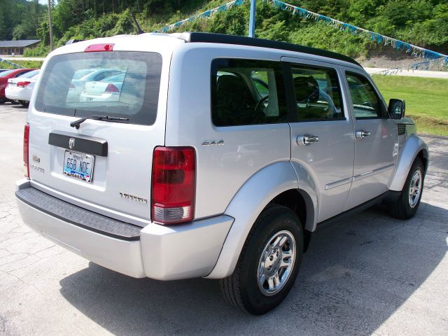 Dodge Nitro 2011 photo 4