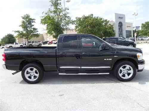 Dodge Ram SLT Crew Cab Pickup