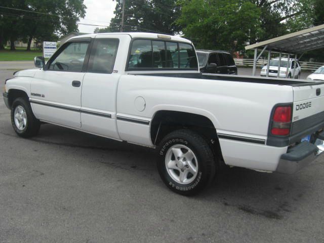 Dodge Ram 1500 1996 photo 3