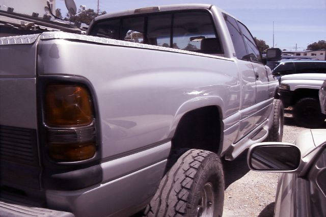 Dodge Ram 1500 1997 photo 2