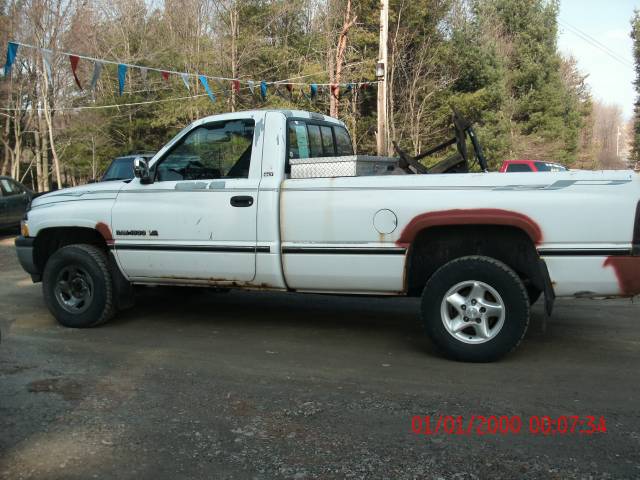 Dodge Ram 1500 1997 photo 2