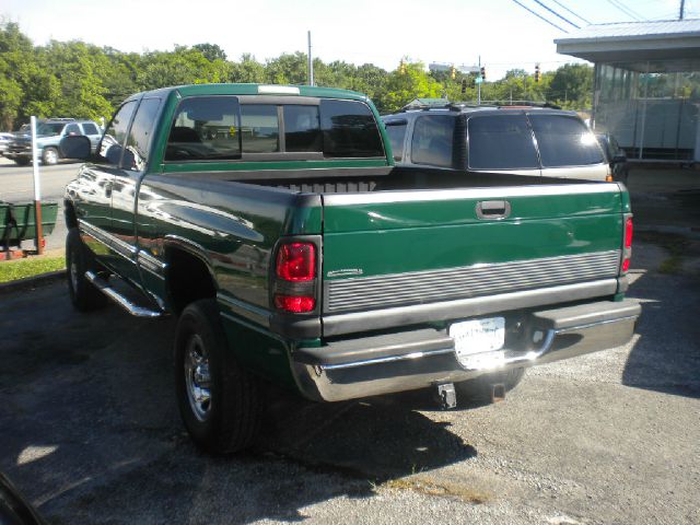 Dodge Ram 1500 SXT Ext Cab Pickup Truck