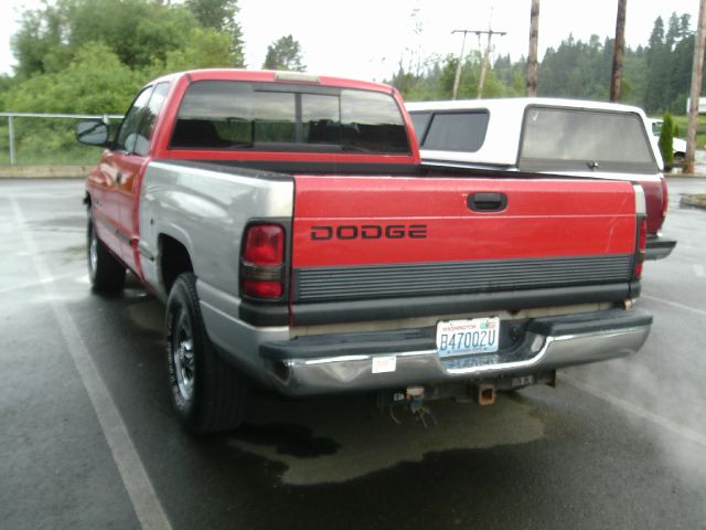 Dodge Ram 1500 4DR SDN XLE AT Pickup Truck