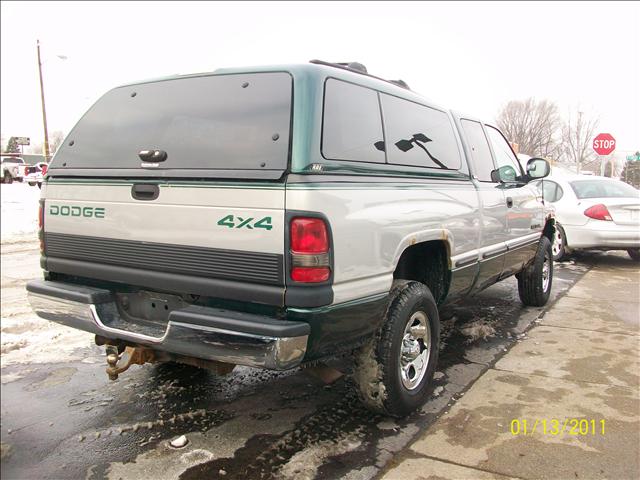 Dodge Ram 1500 Base Pickup