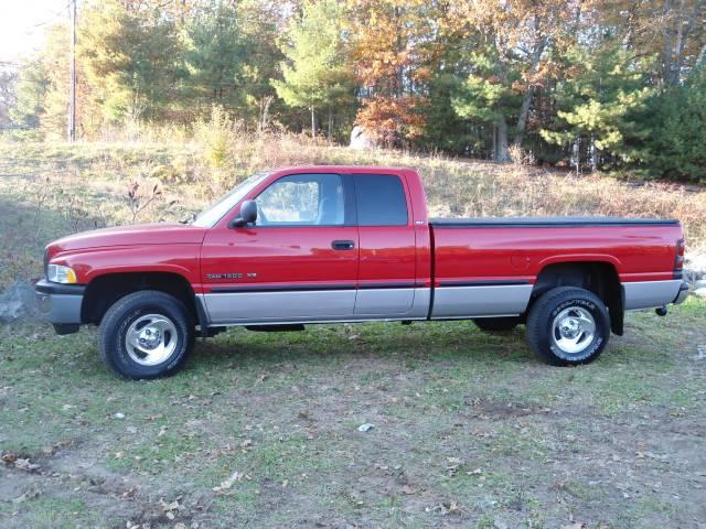 Dodge Ram 1500 MGGT Coupe Pickup