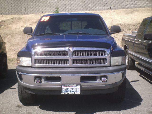 Dodge Ram 1500 1500 LT 4WD Pickup Truck