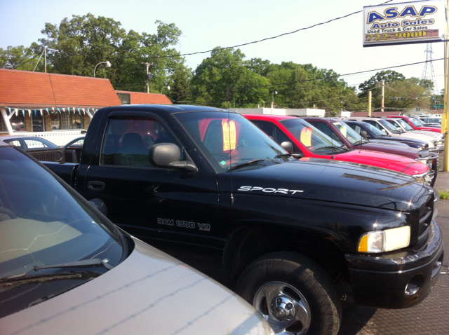 Dodge Ram 1500 1500 LT 4WD Pickup Truck