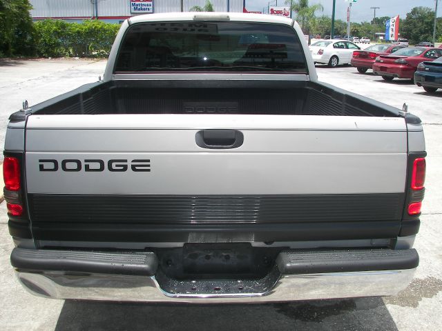 Dodge Ram 1500 1500 LT Crew Cab 4WD Pickup Truck