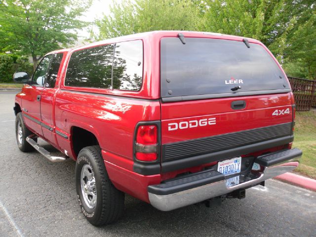 Dodge Ram 1500 Z71 4X4 CREW CAB Pickup Truck