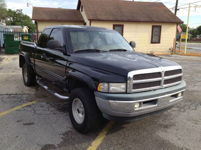 Dodge Ram 1500 1500 LT 4WD Pickup Truck