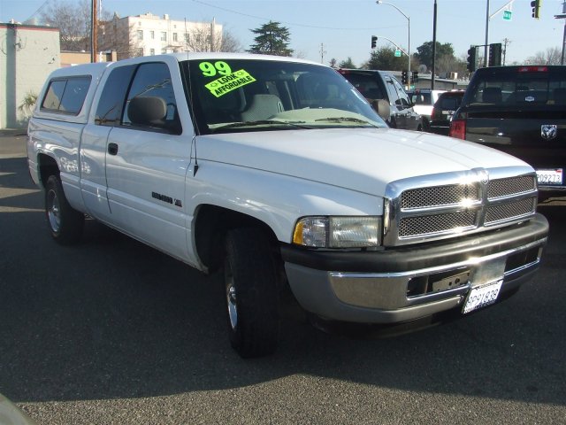 Dodge Ram 1500 1999 photo 2