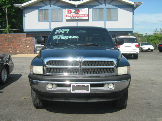 Dodge Ram 1500 1500 LT 4WD Pickup Truck